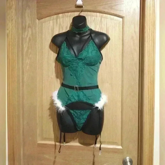 Avid Love Large lingerie 4 piece Christmas green top g-string belt neck tie NWT - Picture 1 of 4